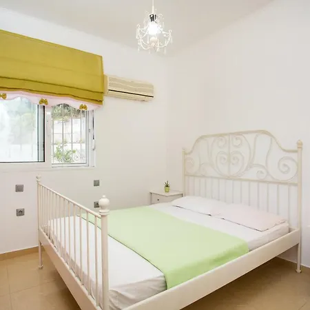 Thellis House Faliraki *